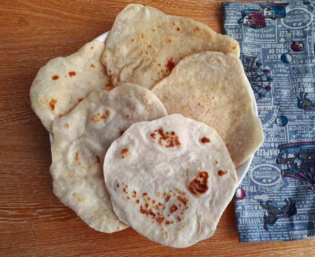 Middle Eastern Flatbread Recipe - How To Make Lebanese Bread The Khebez Of Lebanon Easy Lebanese Recipes Pita Bread Easy Lebanese Recipes Lebanese Recipes - Lavash or lavash bread is a delicious unleavened flatbread traditionally baked in a tandoor, often used to make lavash wrap, or even lavash crackers.