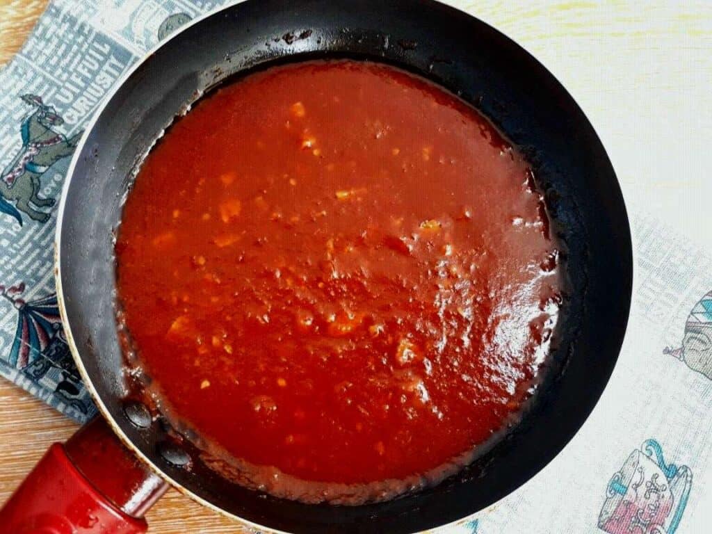 Arabic Tomato Sauce called Daqoos Recipe