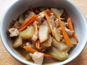 Ginisang Sayote with Chicken - The Odehlicious